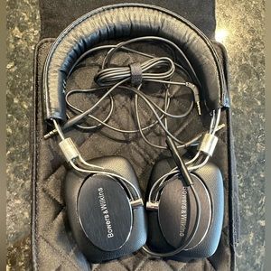 Bowers & Wilkins Headphones P5